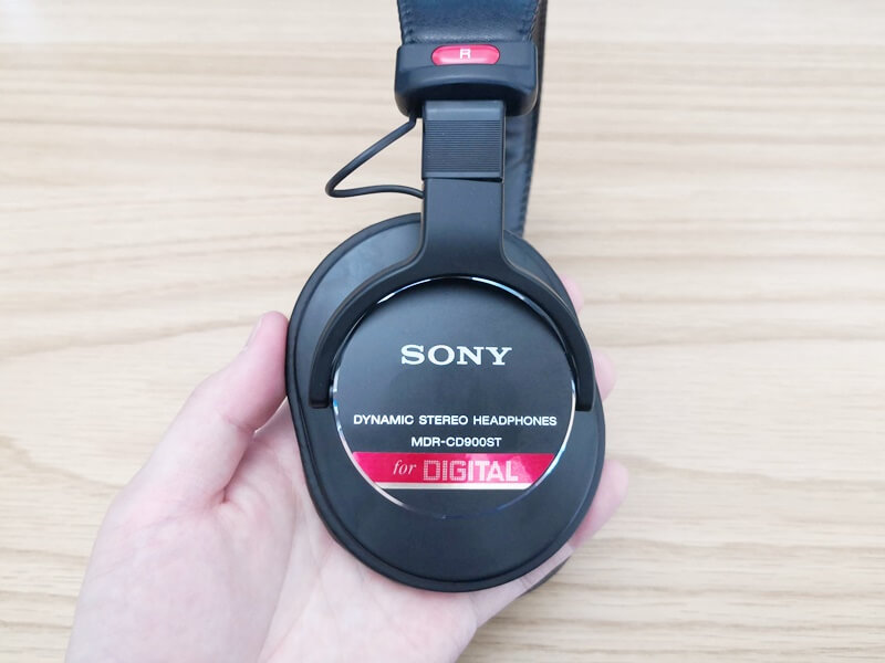 SONY MDR-CD900STのロゴ